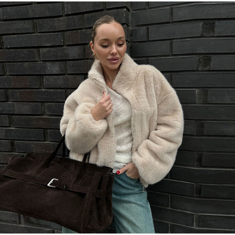 Damen Schockierende Kurzjacke aus luxuriösem Kunstfell Stalluxe