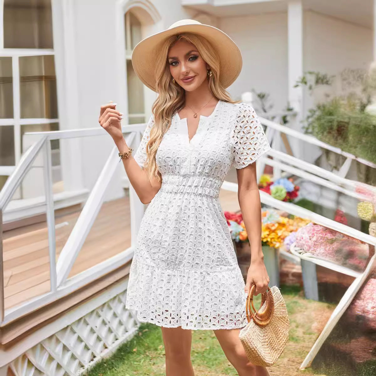 Damen modisches Freizeitkleid mit Lochmuster und Tüllsaum Stalluxe