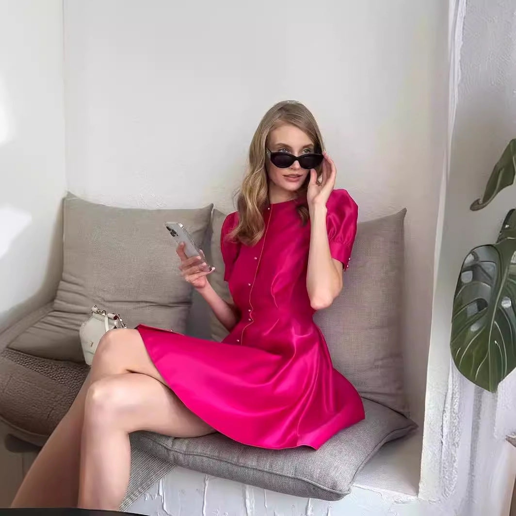 Damen Knielanges Satin-Kleid mit Puffärmeln und Knopfleiste Stalluxe