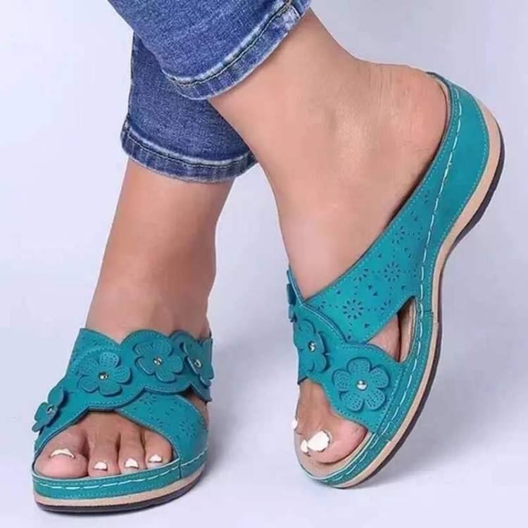 Damen Komfortable Sandalen mit modischen Blumenapplikationen Stalluxe