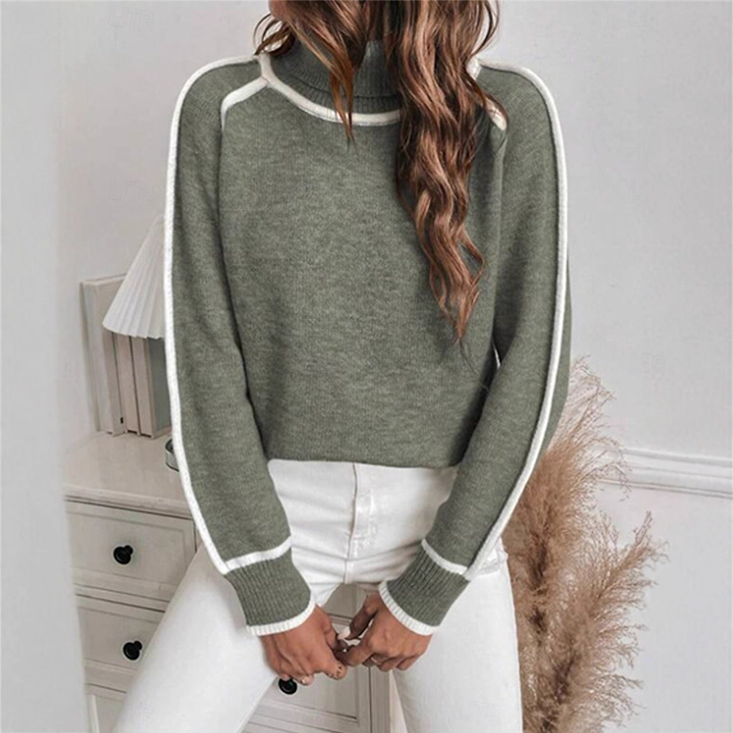 Damen lässiger Rollkragenpullover mit kontrastierenden Details Stalluxe