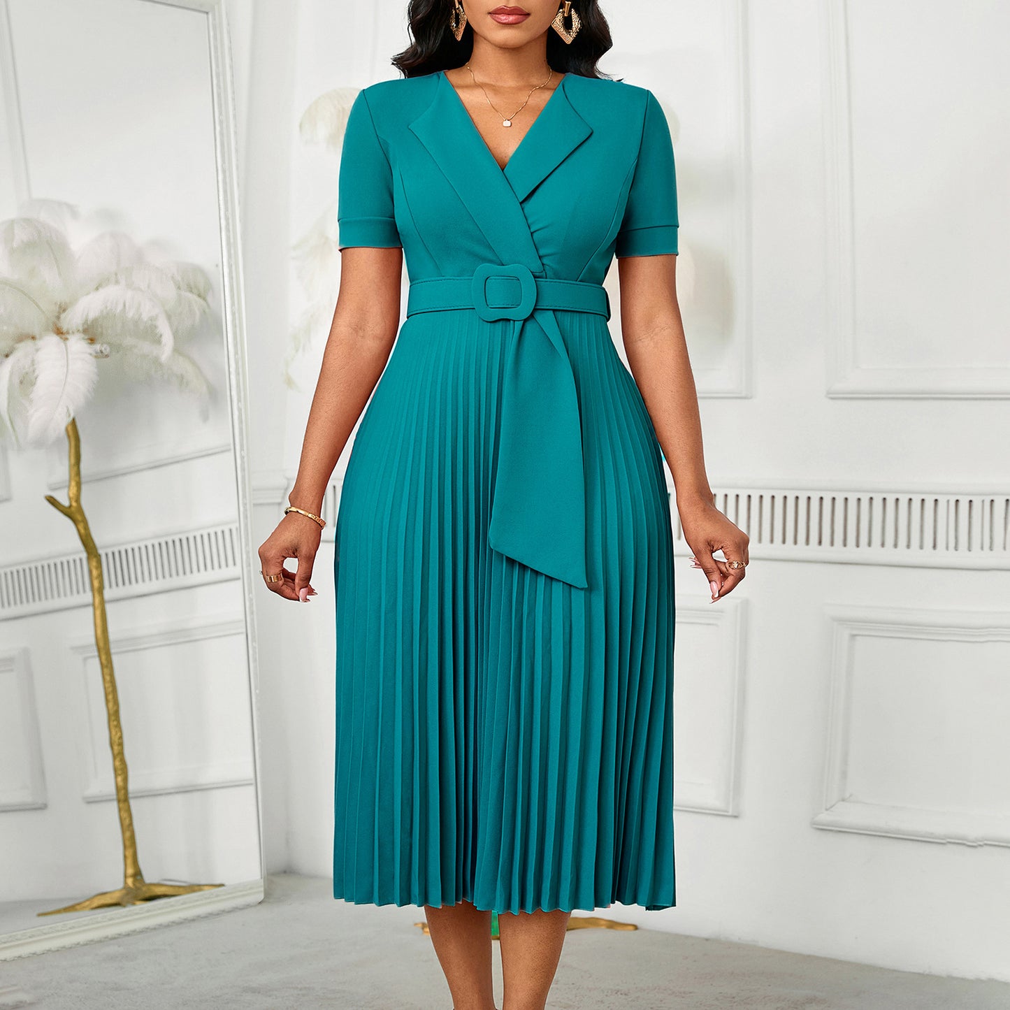 Damen Midikleid mit elegantem Wendegürtel und plissiertem Design Stalluxe
