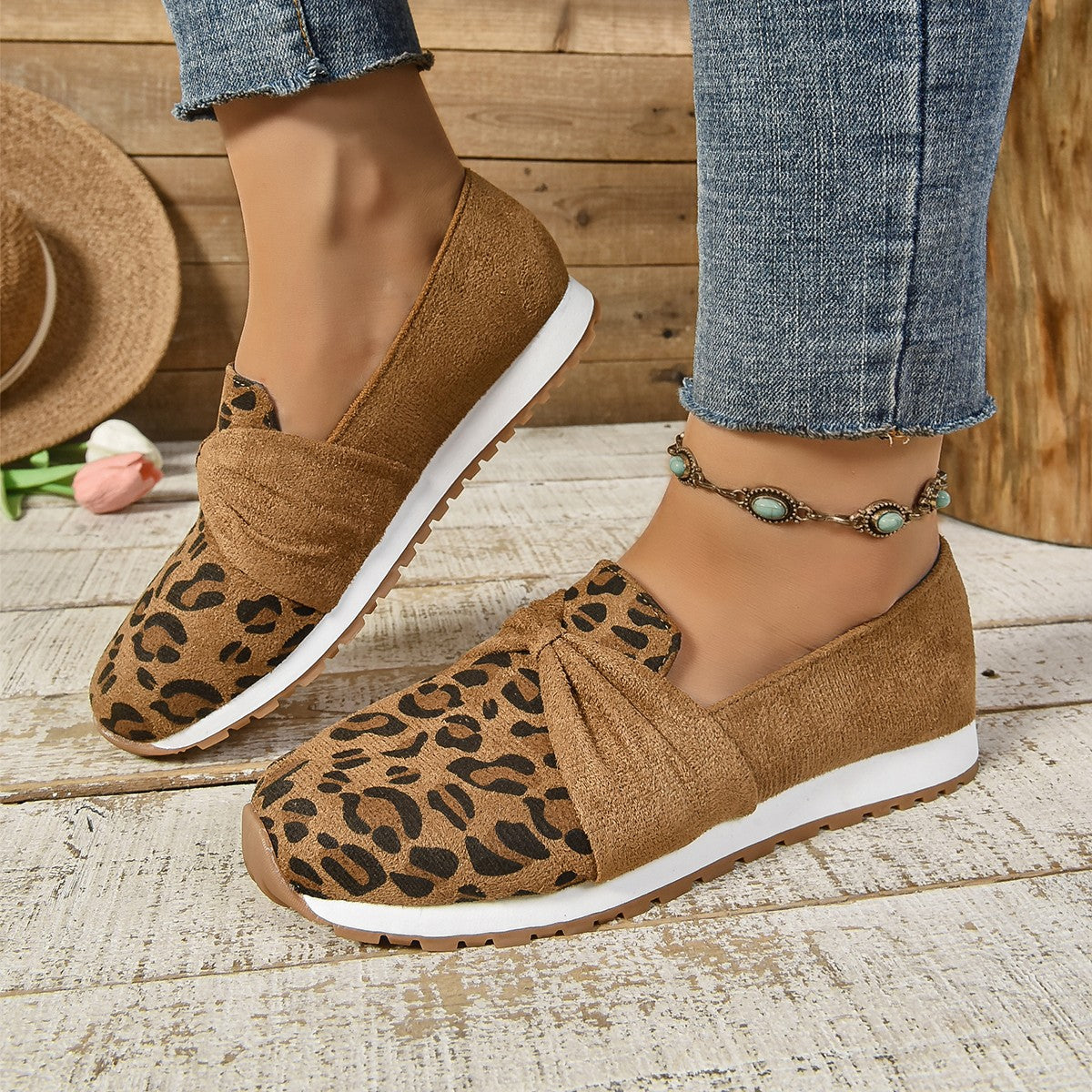 Damen Slip-On Sneakers mit komfortablem und modischem Leoparden-Design Stalluxe