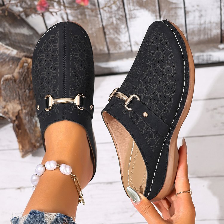 Damen Komfortable Clogs mit floraler Applikation Stalluxe