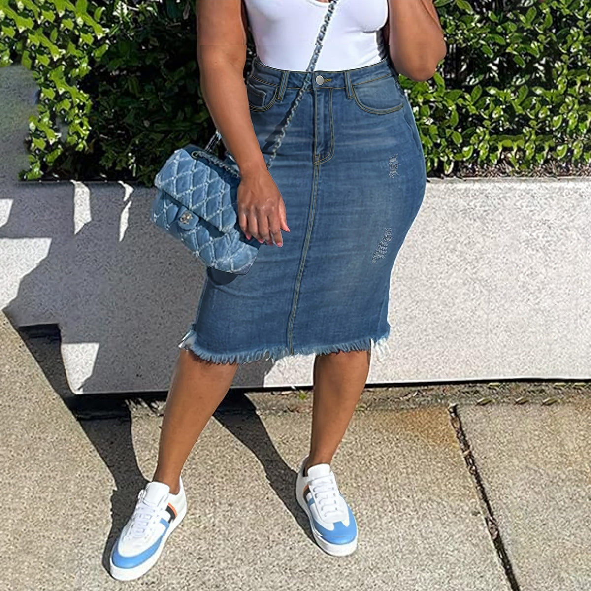 Damen Denim-Midirock mit stylischem Fransenabschluss und figurbetontem Schnitt Stalluxe