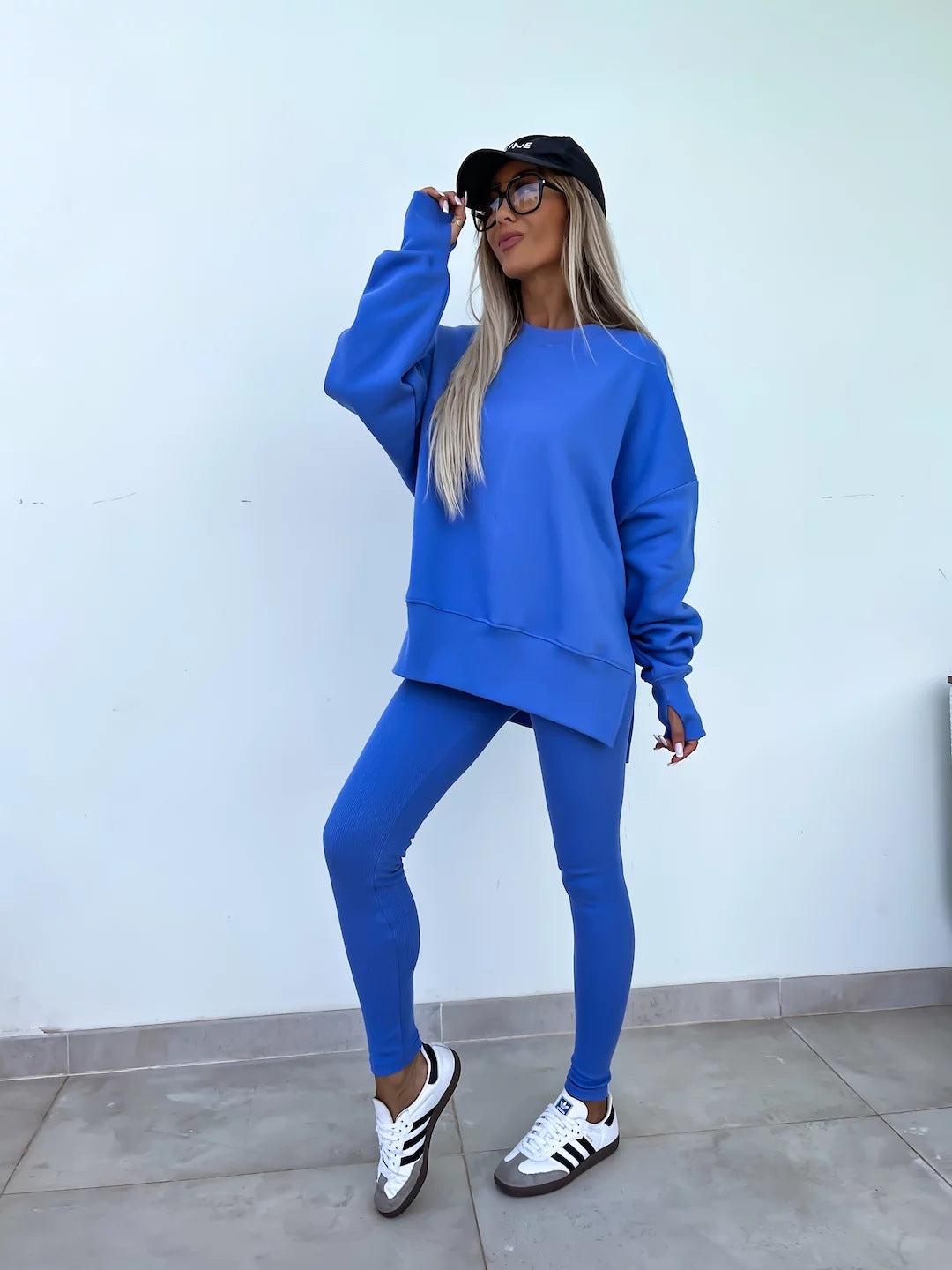 Damen Oversized Sweatshirt mit hoch geschnittenen Leggings Stalluxe