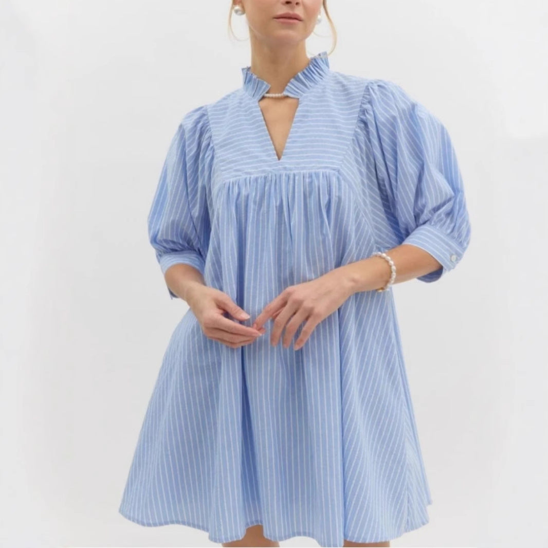 Damen Kurzarm Kleid mit modernem Stehkragen und Volant-Detail Stalluxe