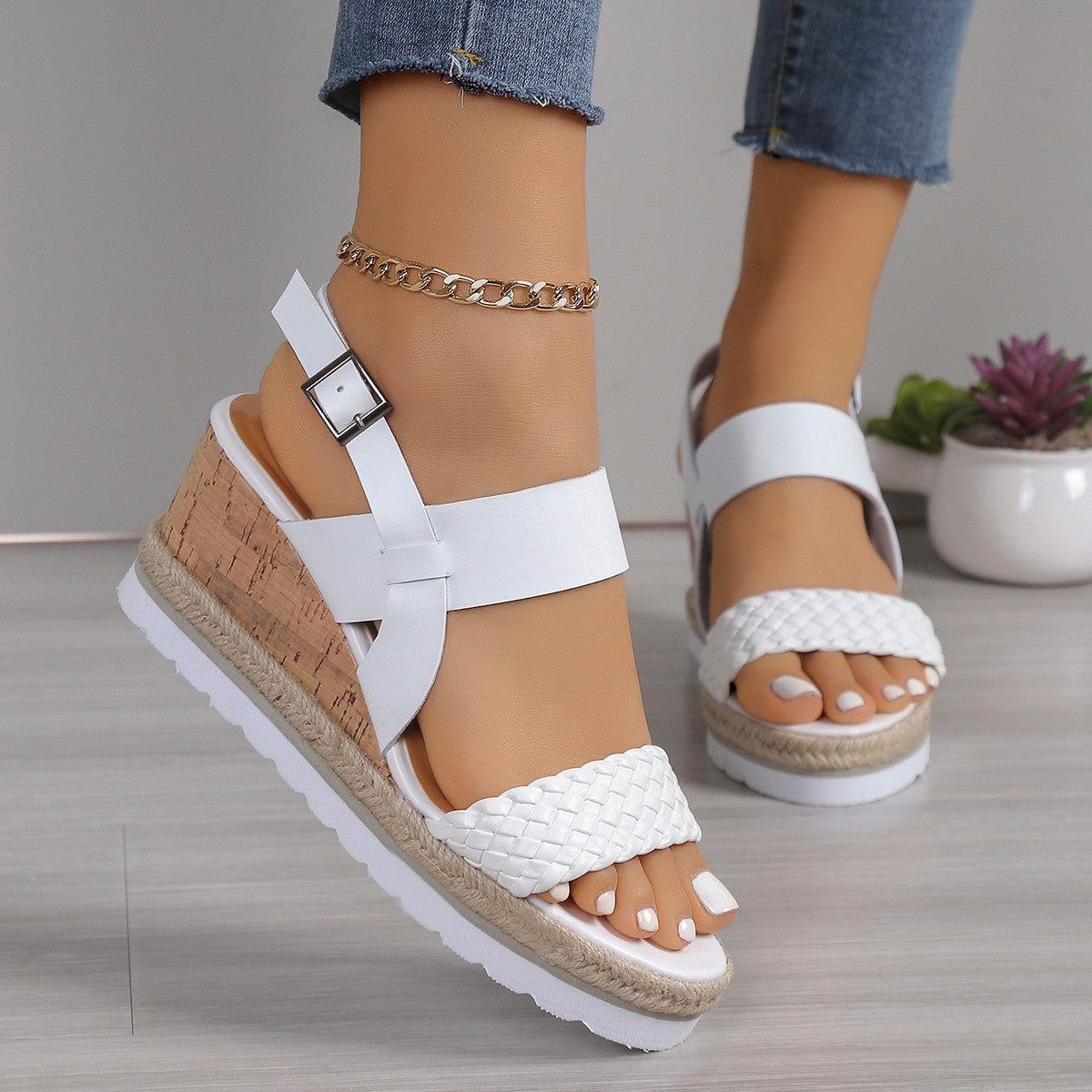 Damen Keil-Sandalen mit raffiniertem Riemen-Design und bequemer Korksohle Stalluxe