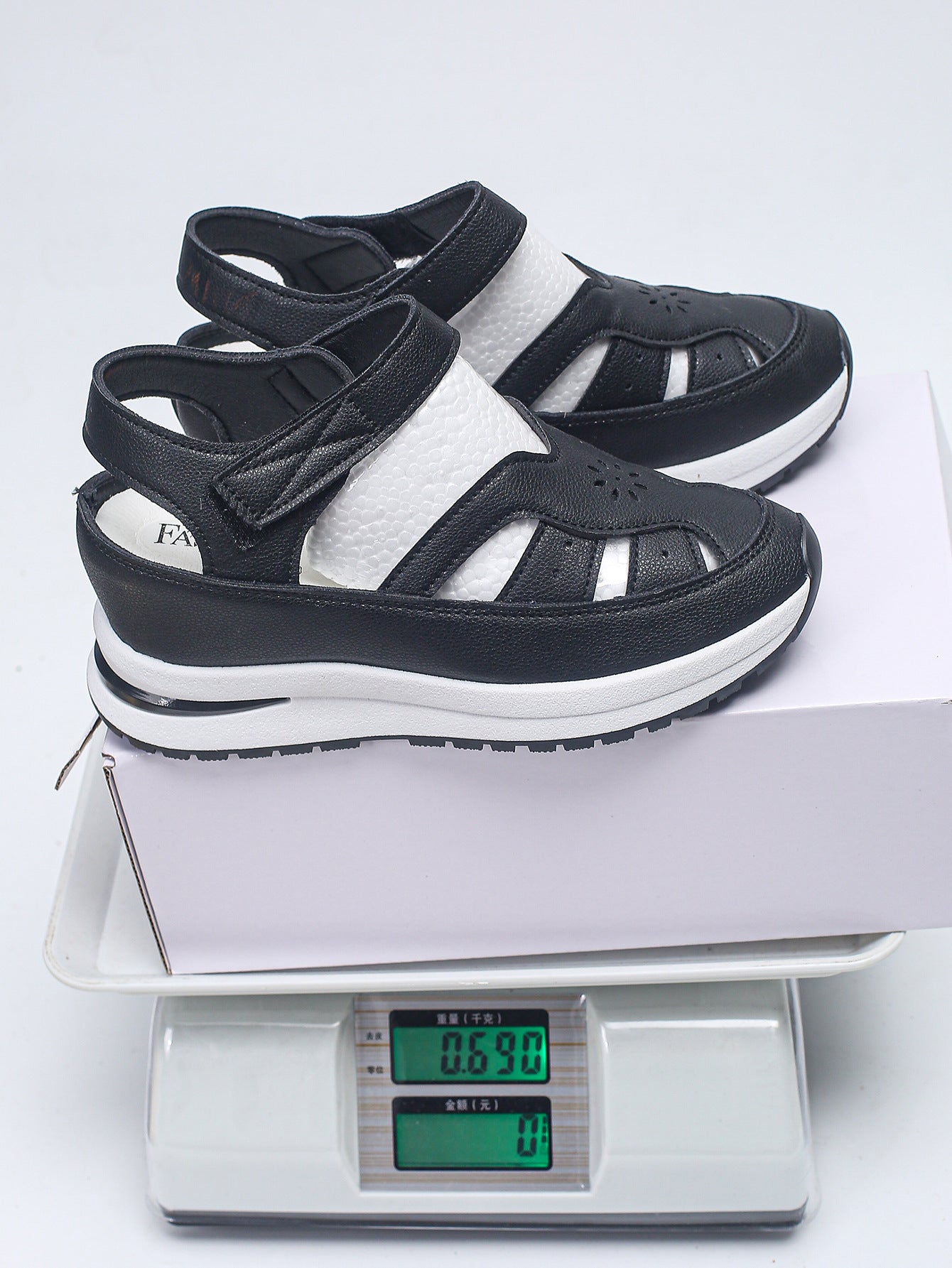 Damen Sportliche Sandalen mit anatomischem Fußbett und ergonomischem Riemendesign Stalluxe