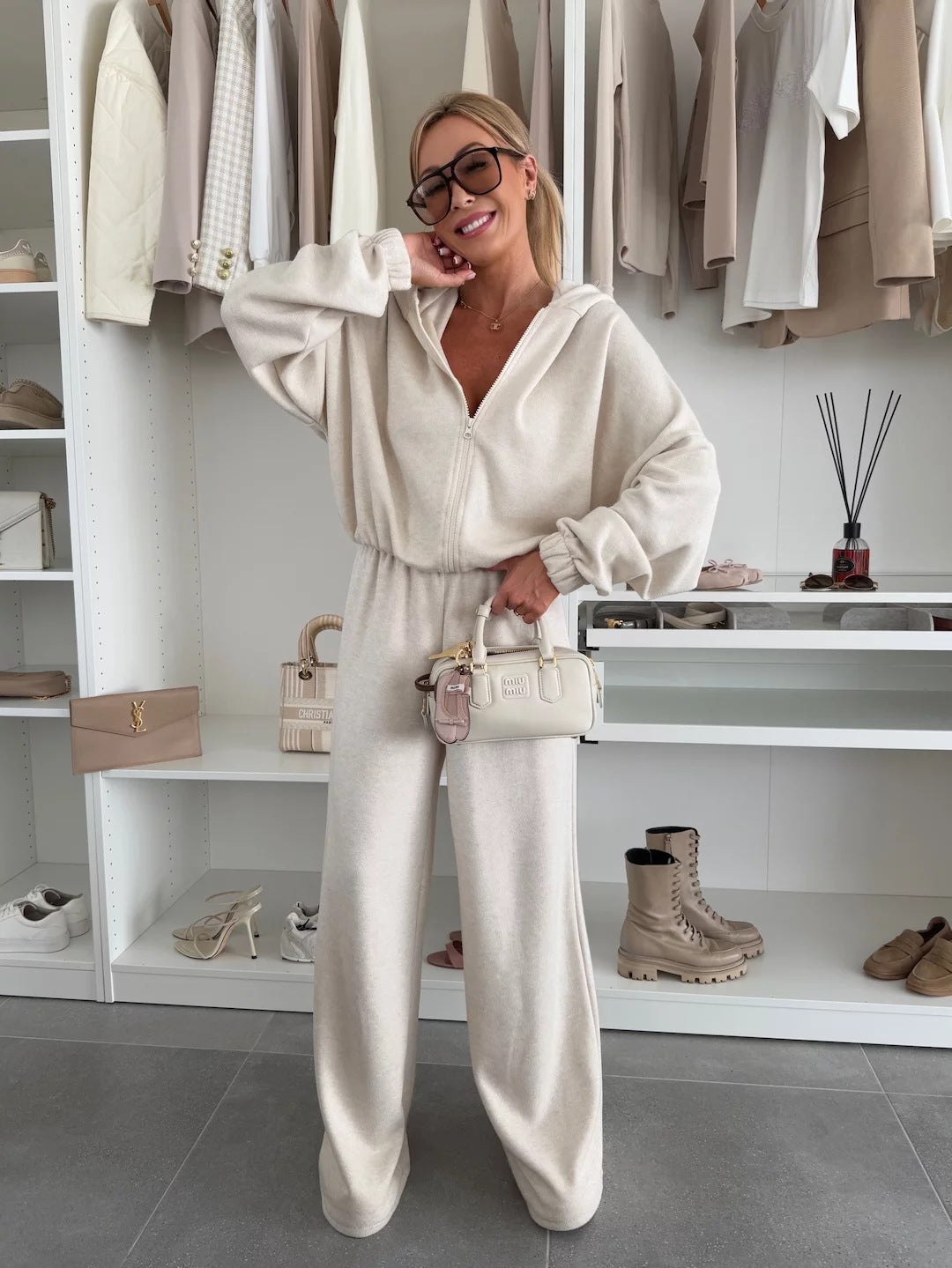 Damen luxuriöser Kapuzenanzug aus weichem Fleece Stalluxe