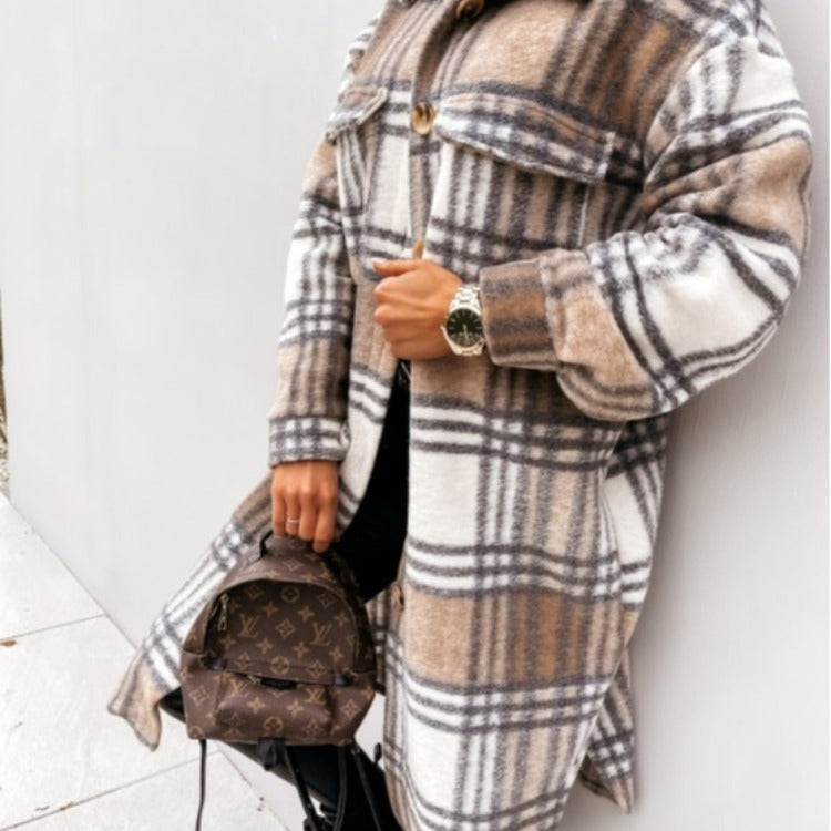 Damen Modischer Karomantel mit Knopfdetails Stalluxe