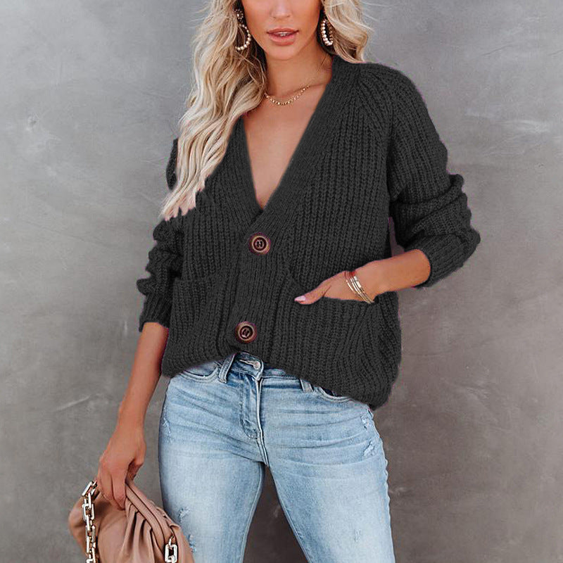 Damen Strickjacke mit tiefem V-Ausschnitt und praktischen Taschen Stalluxe