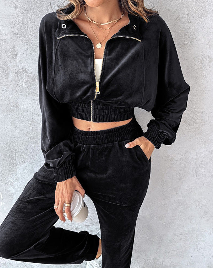 Damen Sportliches Set aus hochwertigem Samt mit cropped Jacke und bequemen Pants Stalluxe