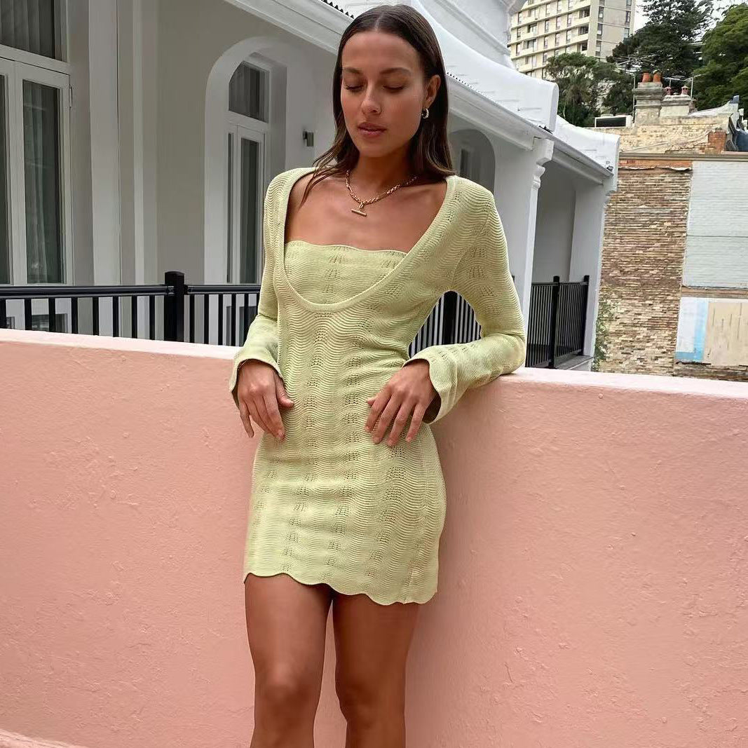 Damen Strickkleid mit tiefem V-Ausschnitt und schickem Wellensaum Stalluxe