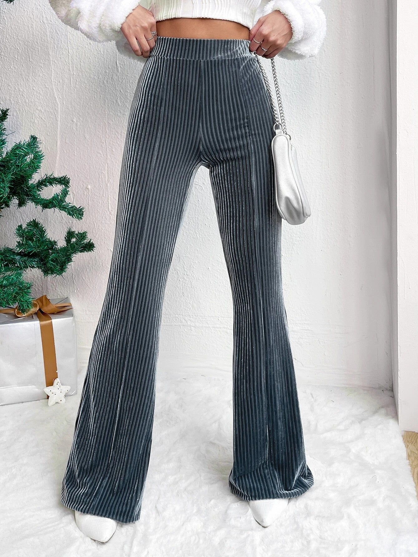 Damen Elegante und bequeme Samthose mit vertikalen Streifen Stalluxe