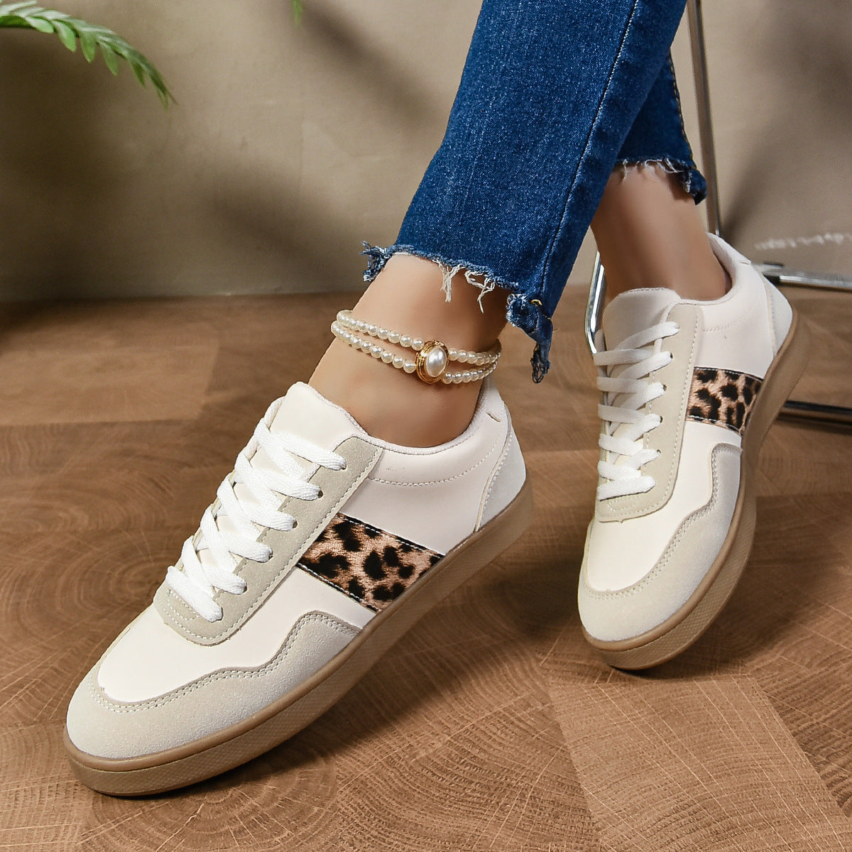Damen modische Sneakers mit animalischem Print und gepolstertem Fußbett Stalluxe