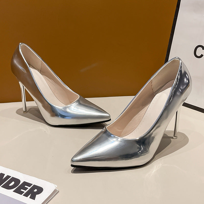 Damen Elegante und modische High Heels mit spitzem Design und glänzender Oberfläche Stalluxe