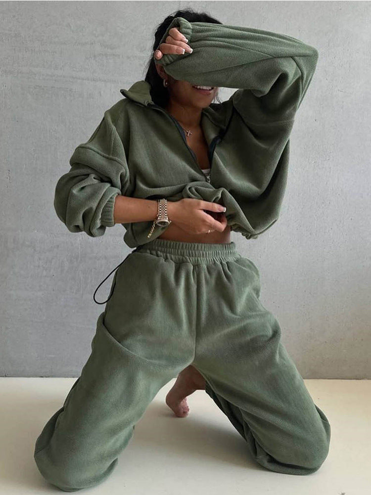 Damen Fleece Trainingsanzug mit hohem Kragen und praktischen Taschen Stalluxe