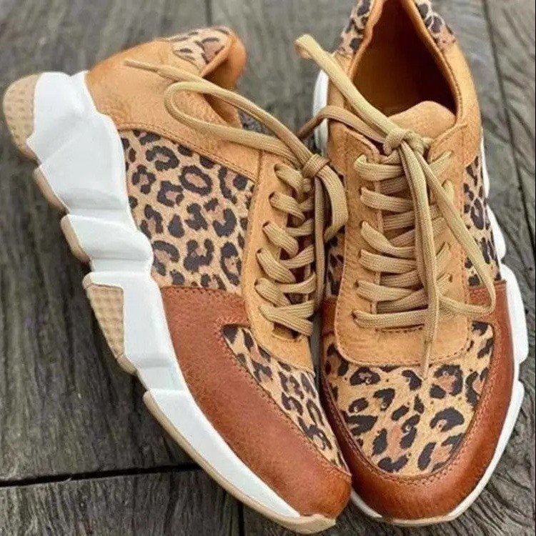 Damen Sneaker mit tierischem Print und rutschfester Sohle Stalluxe