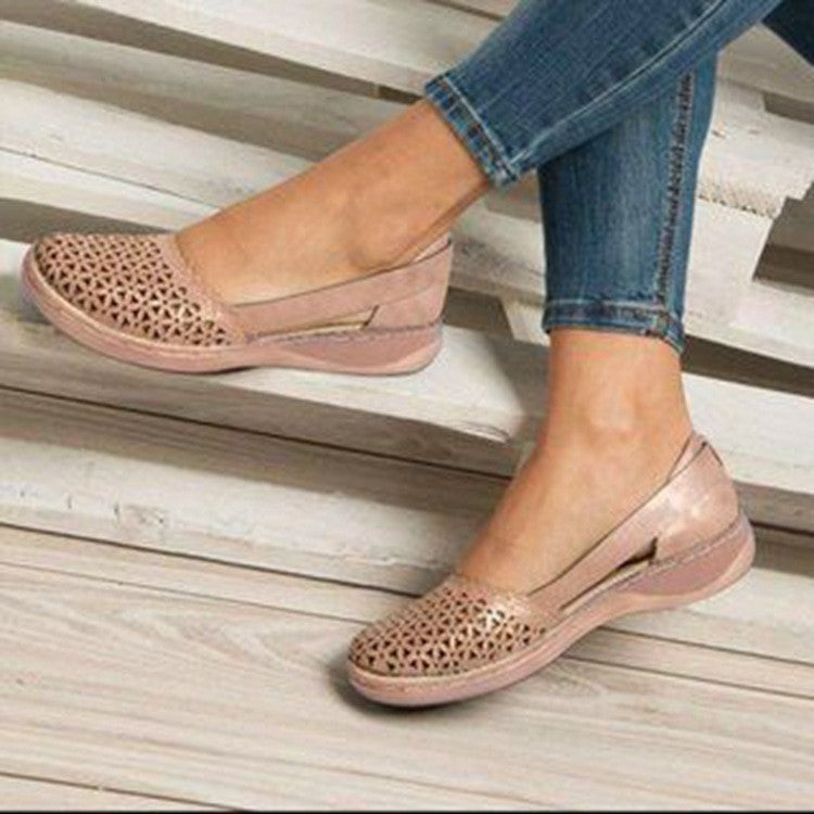 Damen Modische Slipper mit atmungsaktiven Einsätzen und rutschfester Sohle Stalluxe