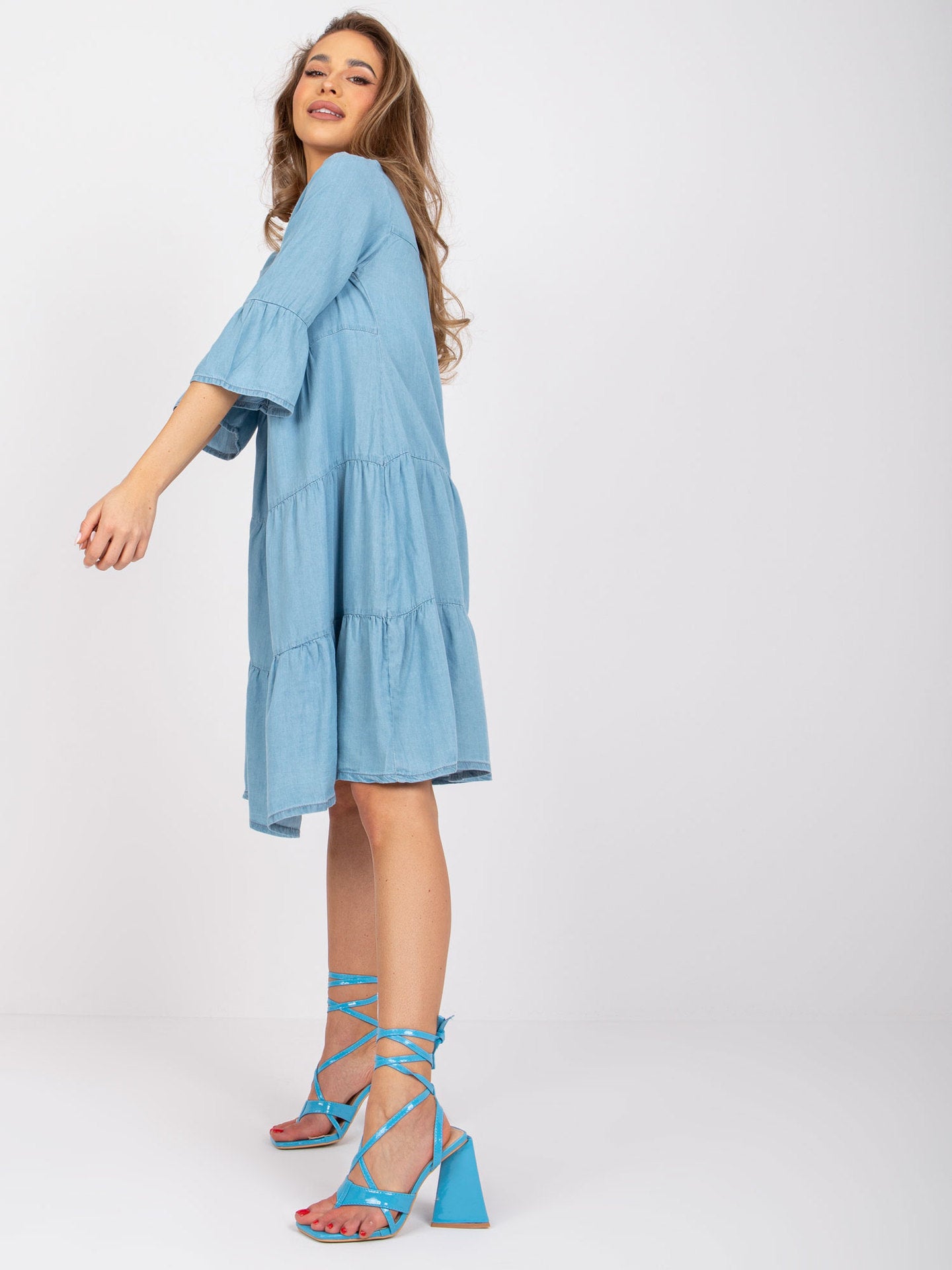 Damen Freizeitleinenkleid mit V-Ausschnitt und voluminösem Rock Stalluxe