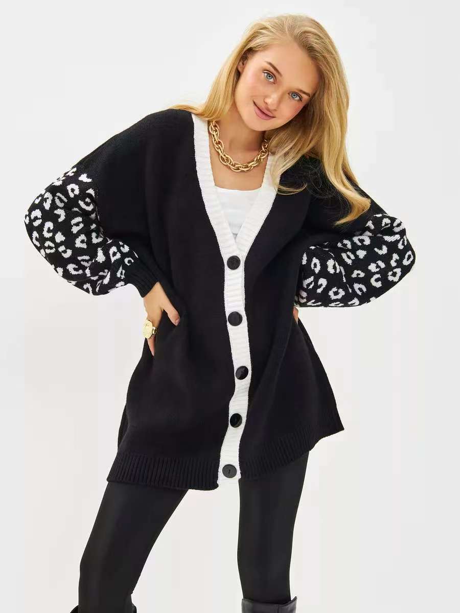 Damen Großer Cardigan mit tierischem Muster und Knopfdetails Stalluxe