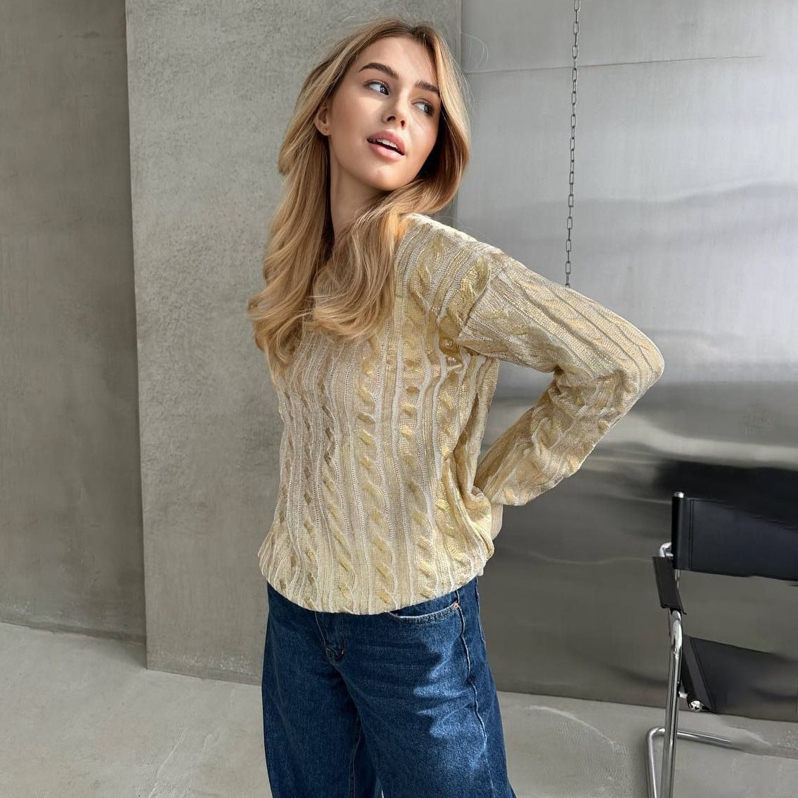 Damen Grobstrickpullover mit detailliertem Zopfmuster und oversized Schnitt Stalluxe