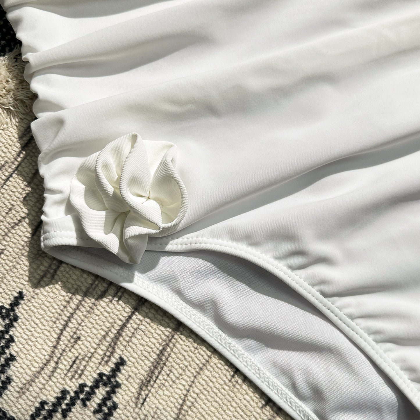 Damen Einteiliger Badesuit mit raffinierter Raffung und zarten Details Stalluxe