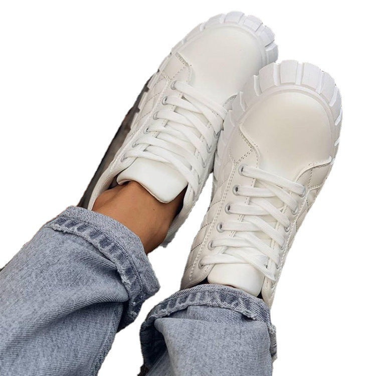 Damen modische Plateau-Sneaker mit strukturiertem Obermaterial und rutschfester Sohle Stalluxe
