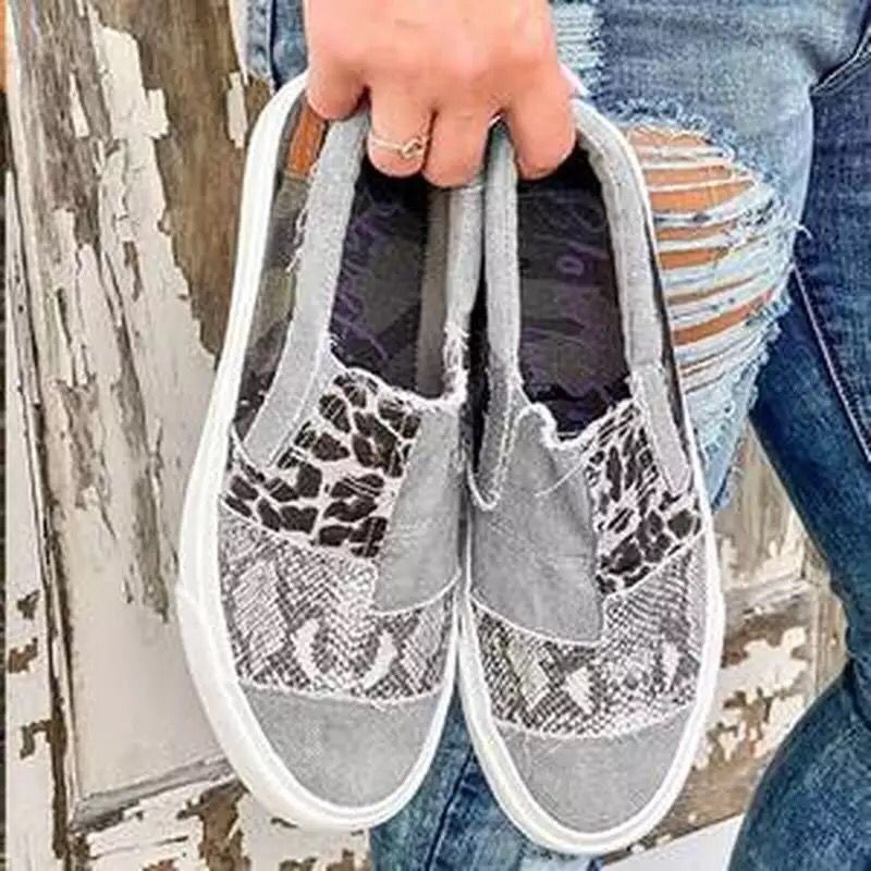 Damen Slip-On Sneakers mit trendiger Tierfell-Optik und flexibler Sohle Stalluxe