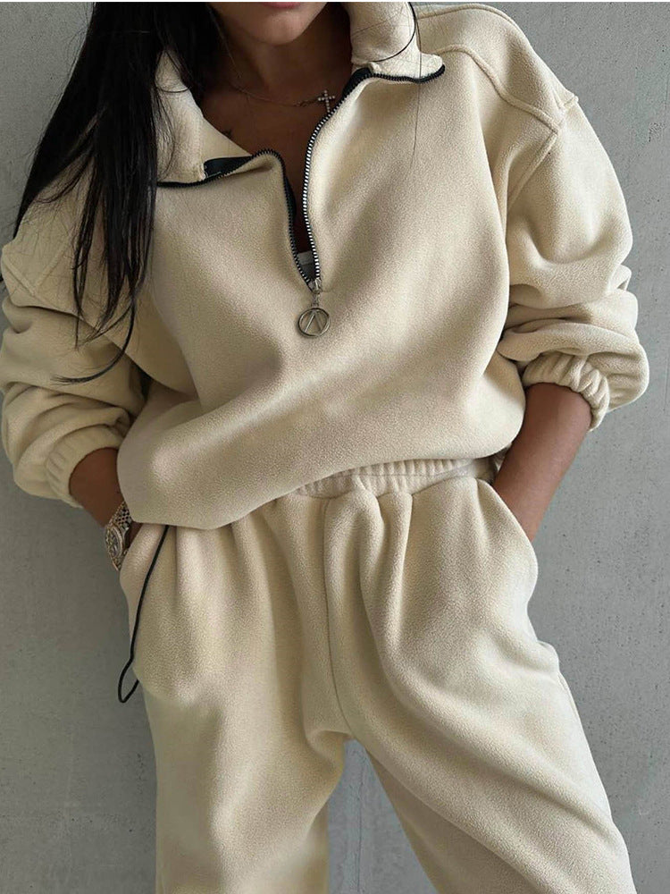 Damen Fleece Trainingsanzug mit hohem Kragen und praktischen Taschen Stalluxe