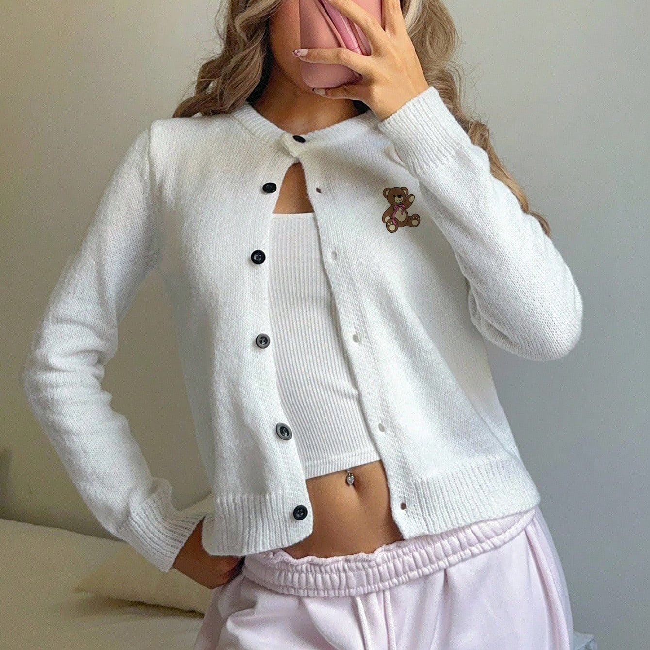 Damen Strickjacke mit niedlichem Bären-Design und Knopfverschluss Stalluxe