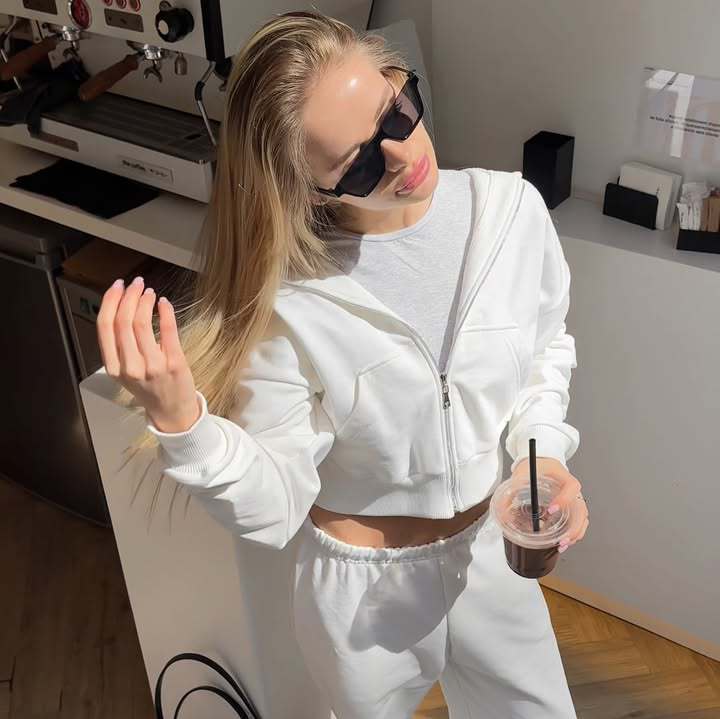 Damen lässiger cropped Hoody mit praktischen Taschen und bequemen Jogginghosen Stalluxe
