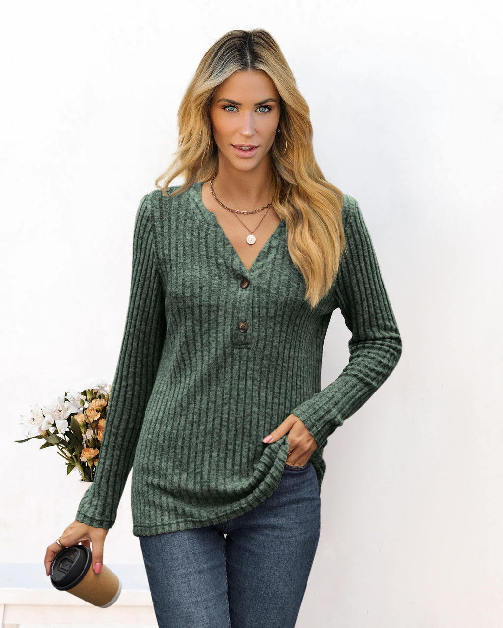 Damen Grobstrickpullover mit V-Ausschnitt und Knopfdetails Stalluxe
