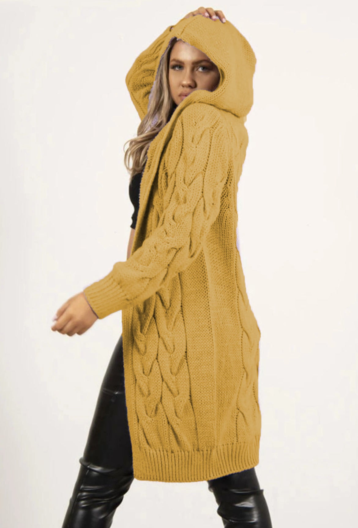 Damen Großer Strickmantel mit Kapuze und aufwendiger Zopfmusterstruktur Stalluxe