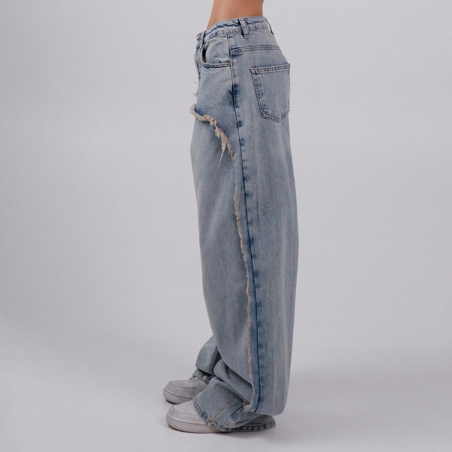 Damen Distressed Wide-Leg Jeans mit fransigen Abschlüssen Stalluxe