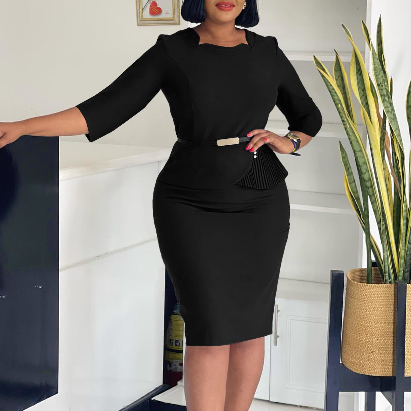 Damen Figurbetontes Kleid mit Raffungen und Gürtel Stalluxe