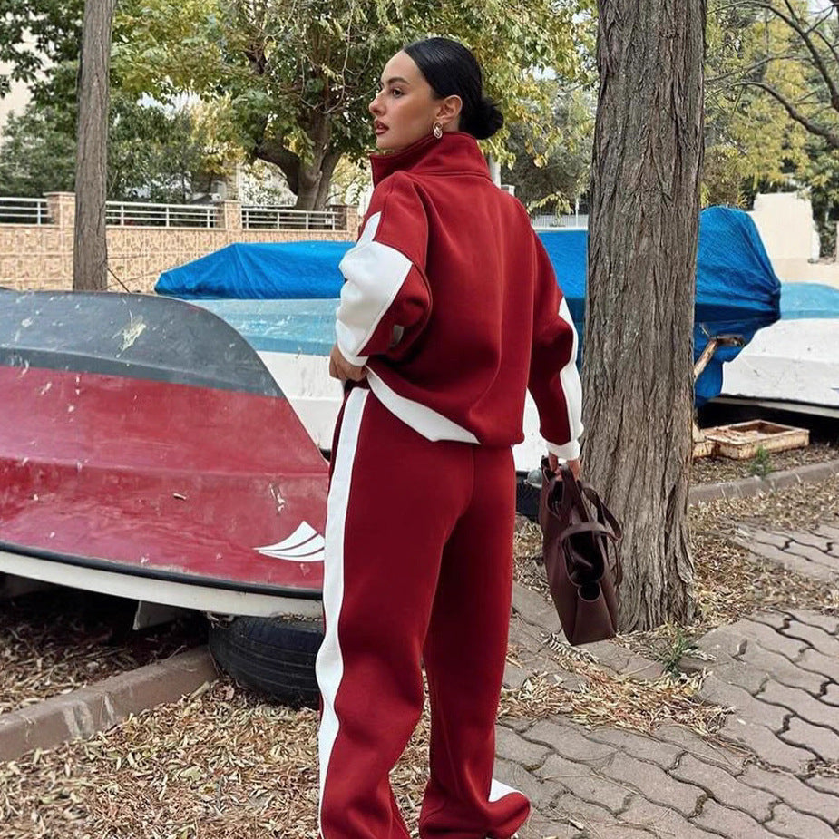 Damen Sportliches Sweatsuit mit kontrastierenden Einsätzen und hohem Kragen Stalluxe