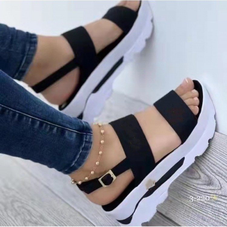 Damen Plattform-Sandalen mit breiten verstellbaren Riemen und rutschfester Sohle Stalluxe