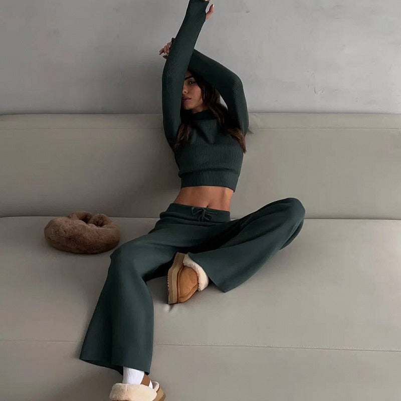 Damen kuscheliges Strick-Set mit hohen Beinen und cropped Oberteil Stalluxe