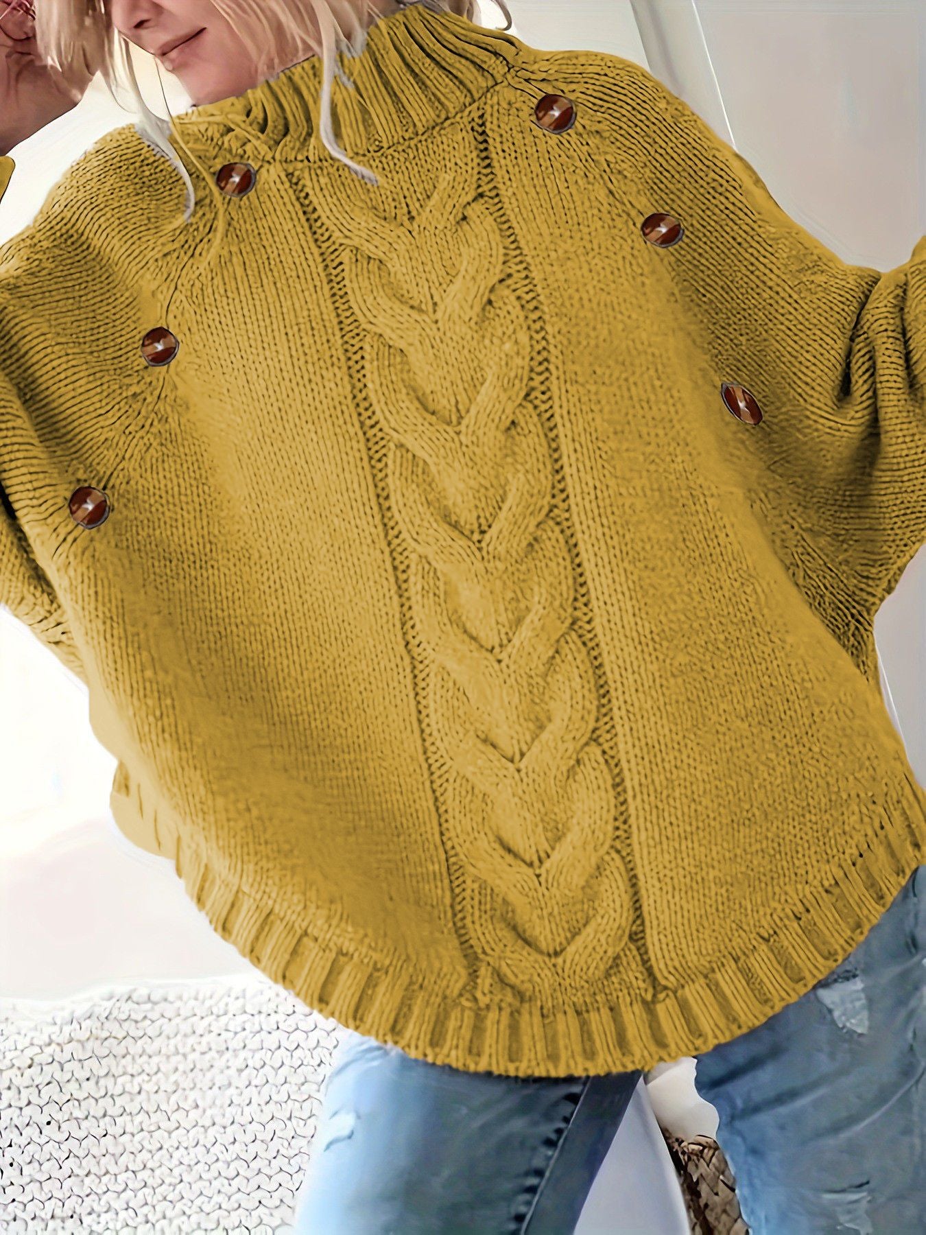 Damen Lockere Strickpullover mit hohem Kragen und dekorativen Knöpfen Stalluxe