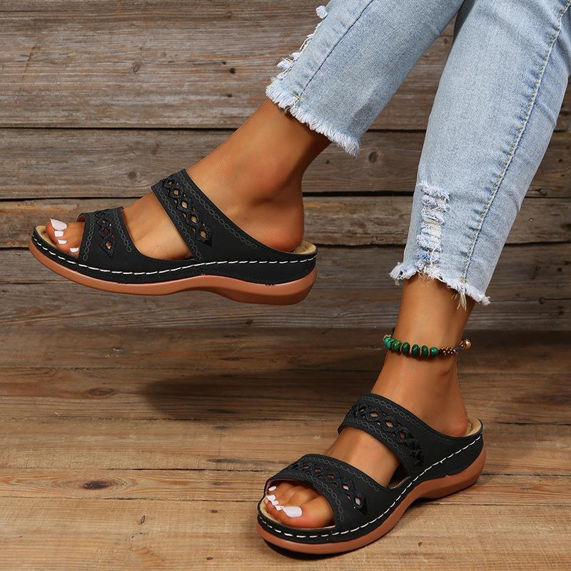 Damen Komfortable Clogs mit eleganter Stickerei Stalluxe