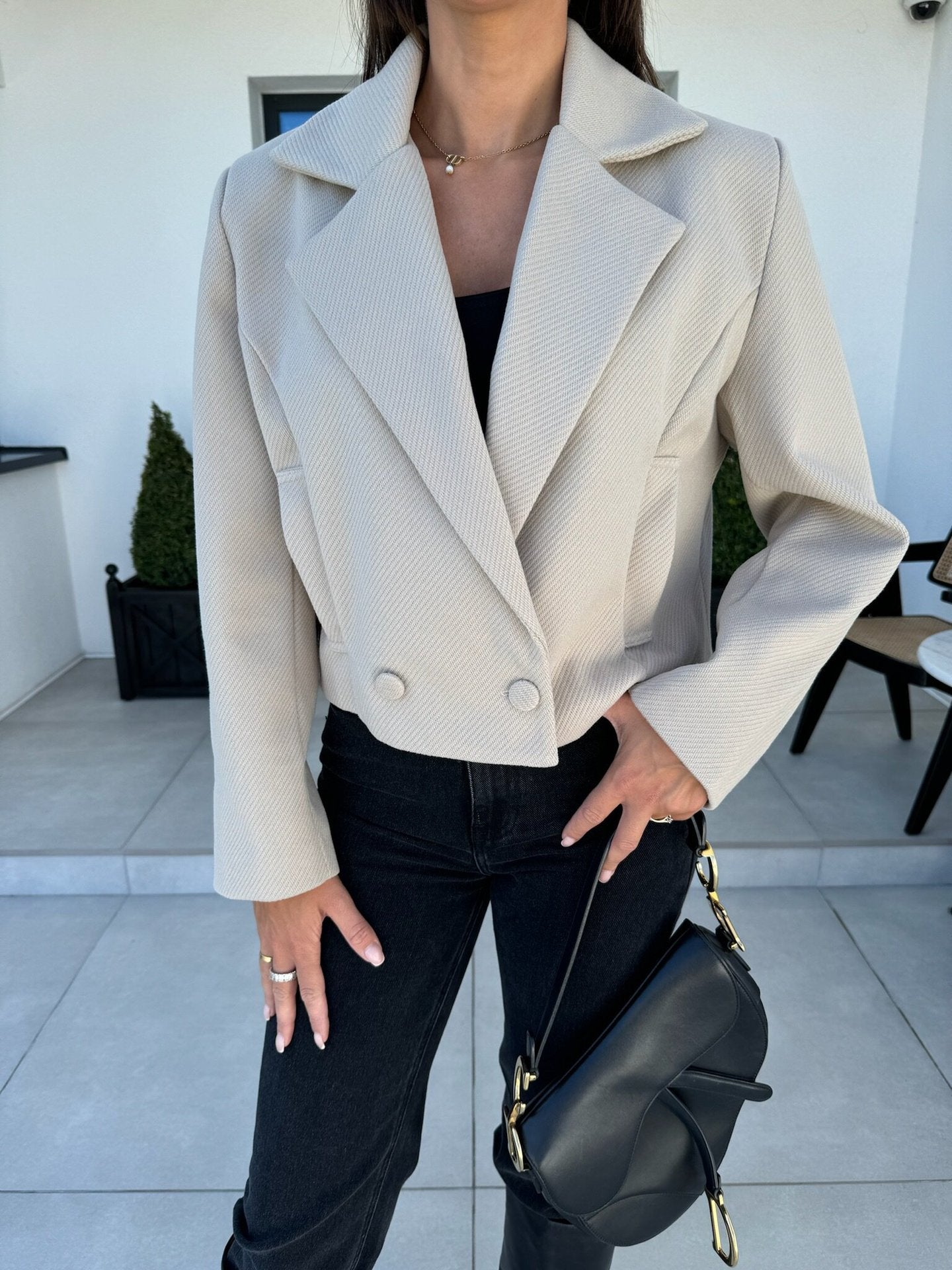 Damen modischer Blazer mit asymmetrischem Schnitt und eleganten Details Stalluxe