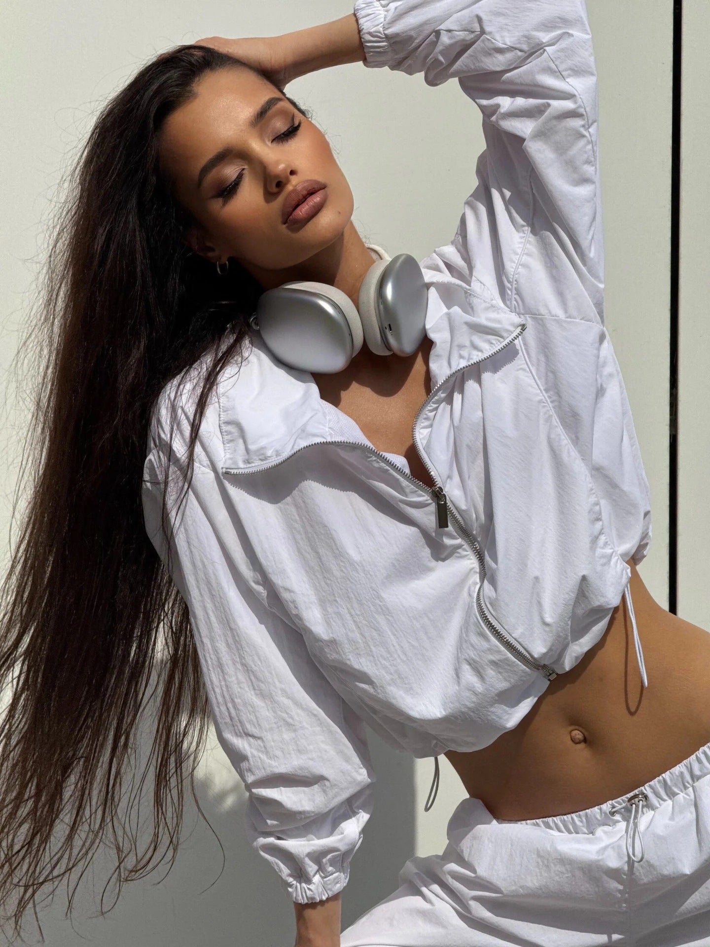 Damen funktionale Windjacke mit kurzem Schnitt und reflektierenden Akzenten Stalluxe