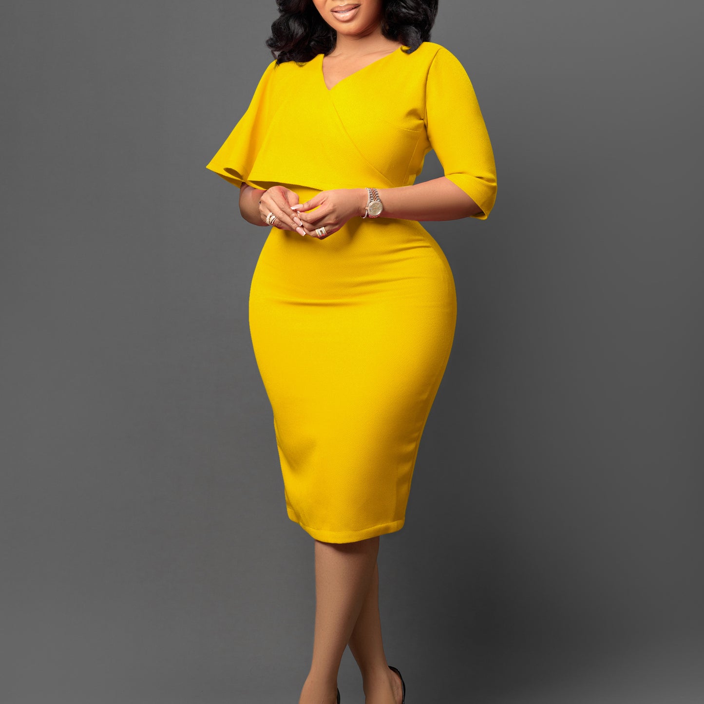 Damen Elegantes Kleid mit asymmetrischem Oberteil und Volantärmeln Stalluxe