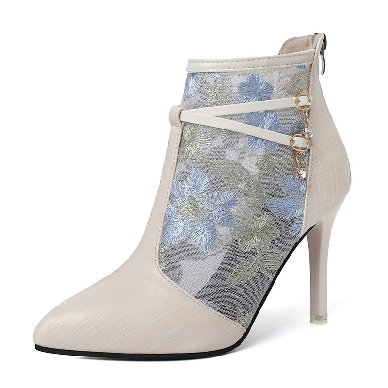 Damen elegante Ankle Boots mit floralem Transparentdesign und modischem Detail Stalluxe