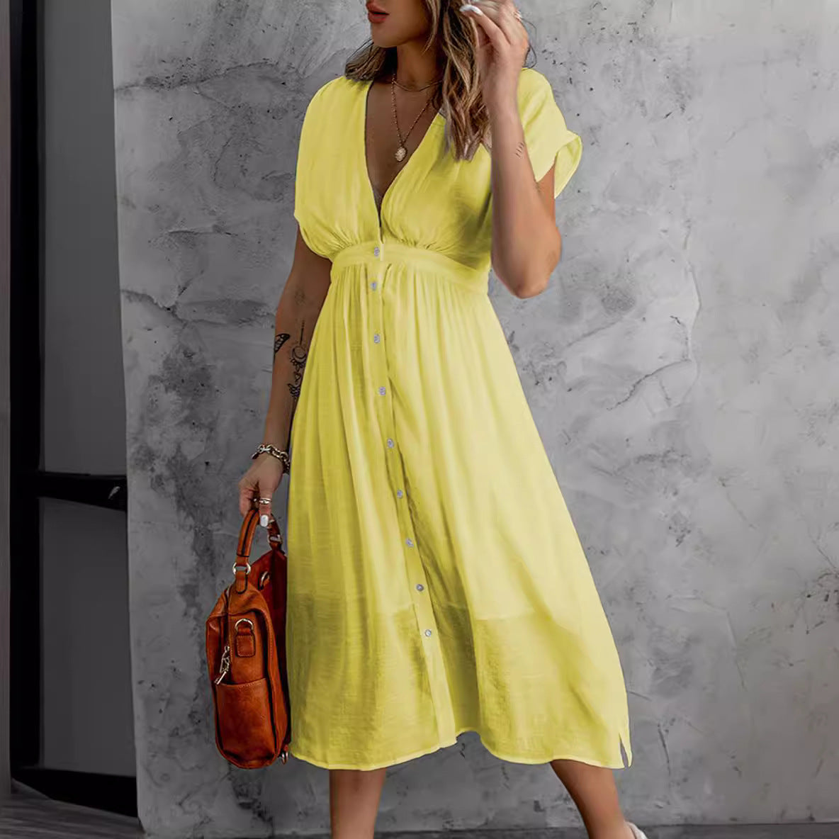 Damen entspannendes Kleid mit Knopfleiste und fließendem Schnitt Stalluxe