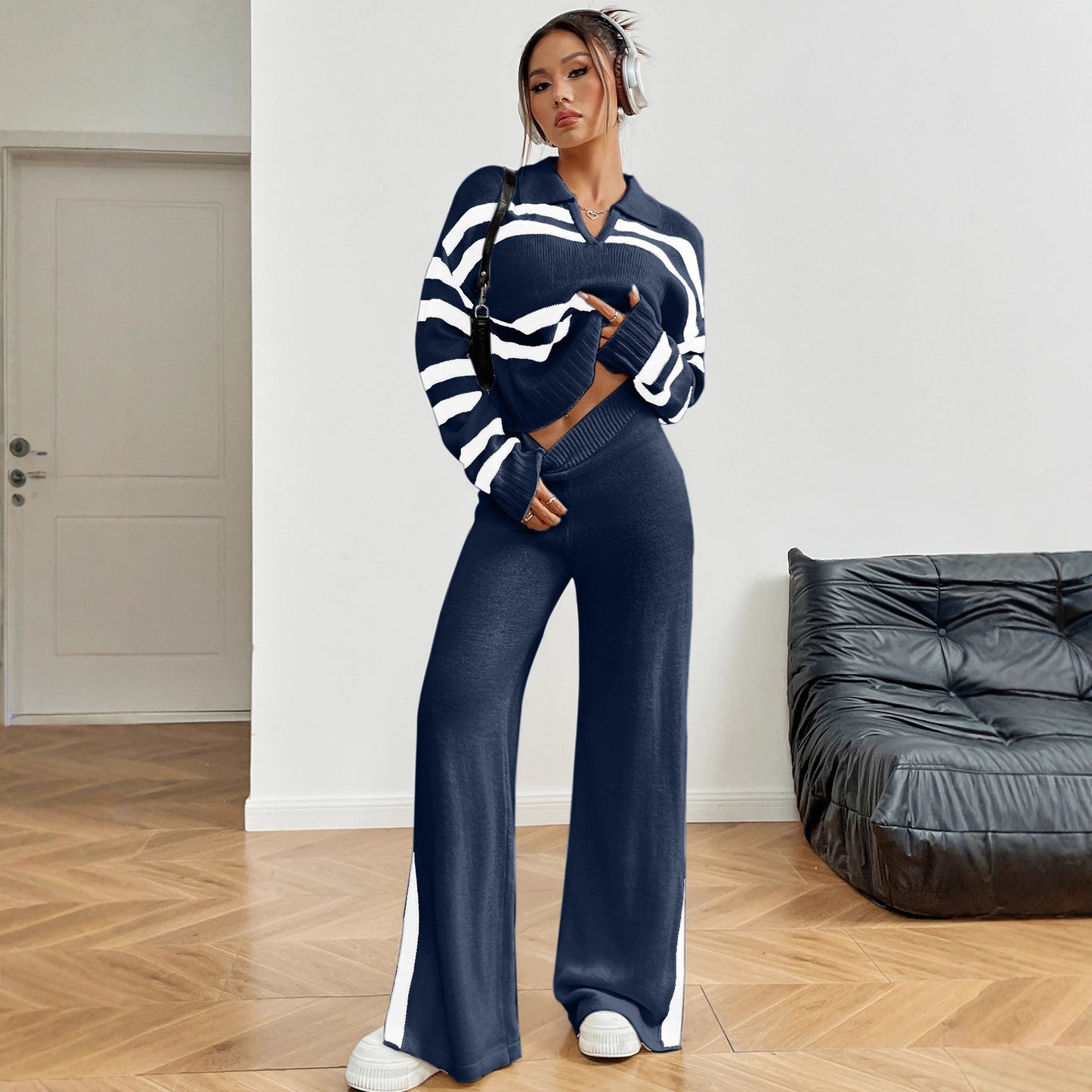 Damen Lässiges Strick-Outfit mit Polo-Kragen und gestreiftem Design Stalluxe