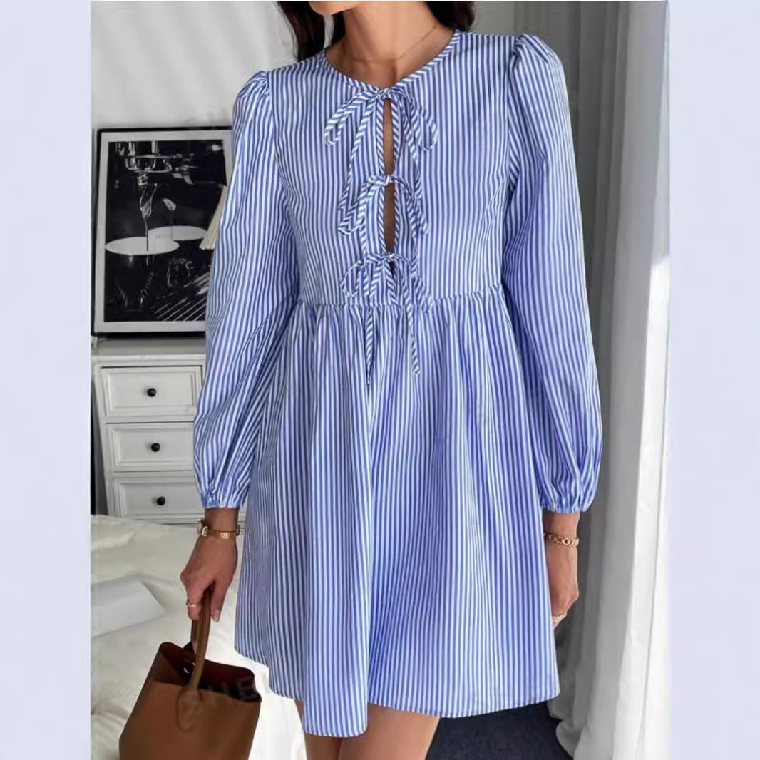 Damen Kleid mit verspieltem Schnitt und Rüschendetails Stalluxe