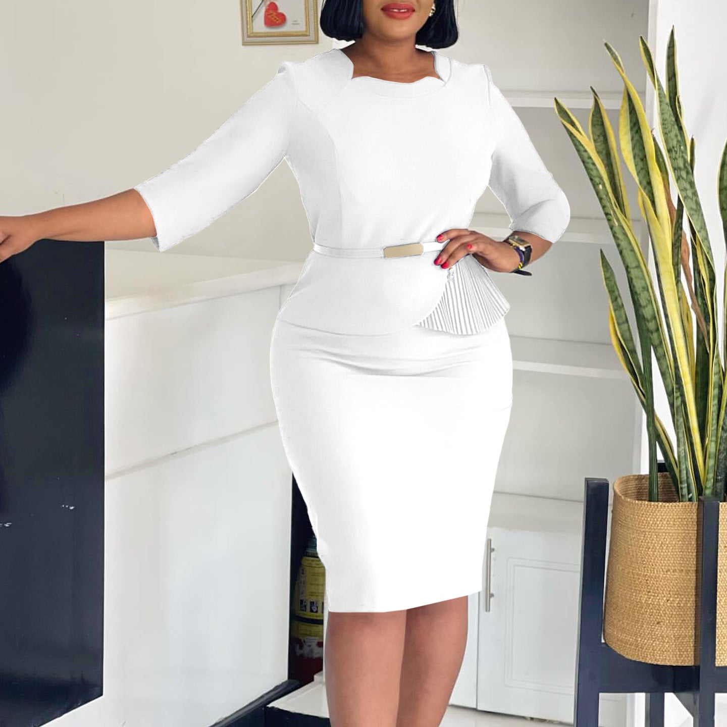 Damen Figurbetontes Kleid mit Raffungen und Gürtel Stalluxe